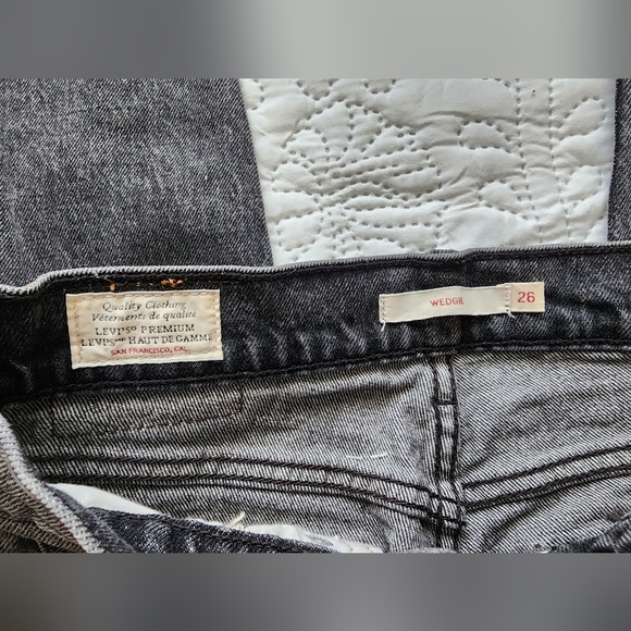 Levi's Wedgie Straight Jeans - Picture 3 of 5